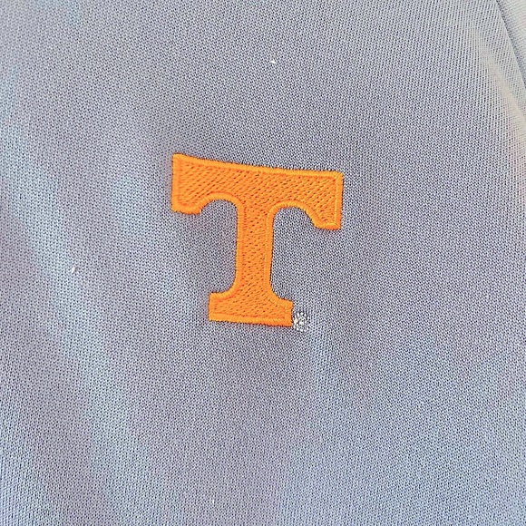 Grey & Orange Tennessee
Addidas Pull Over - Picture 5 of 8